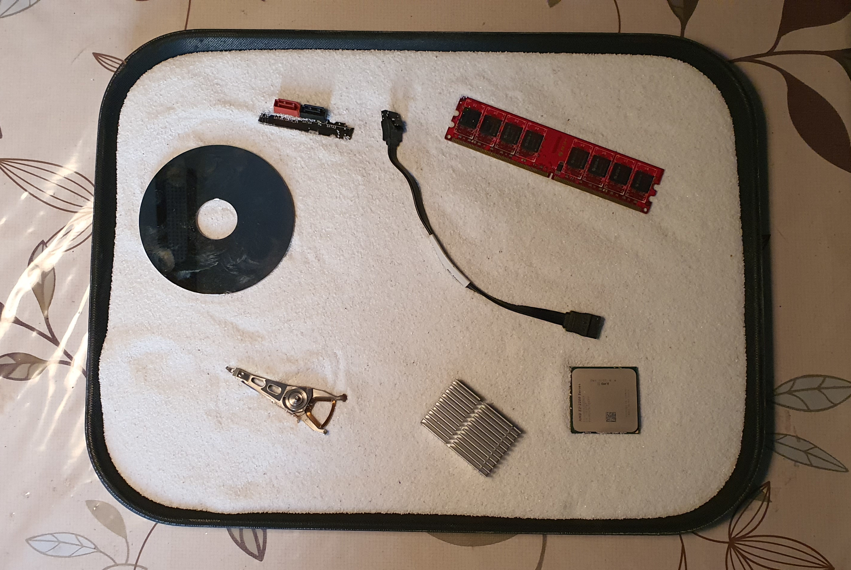 Meditazione tecnologica - vista frontale